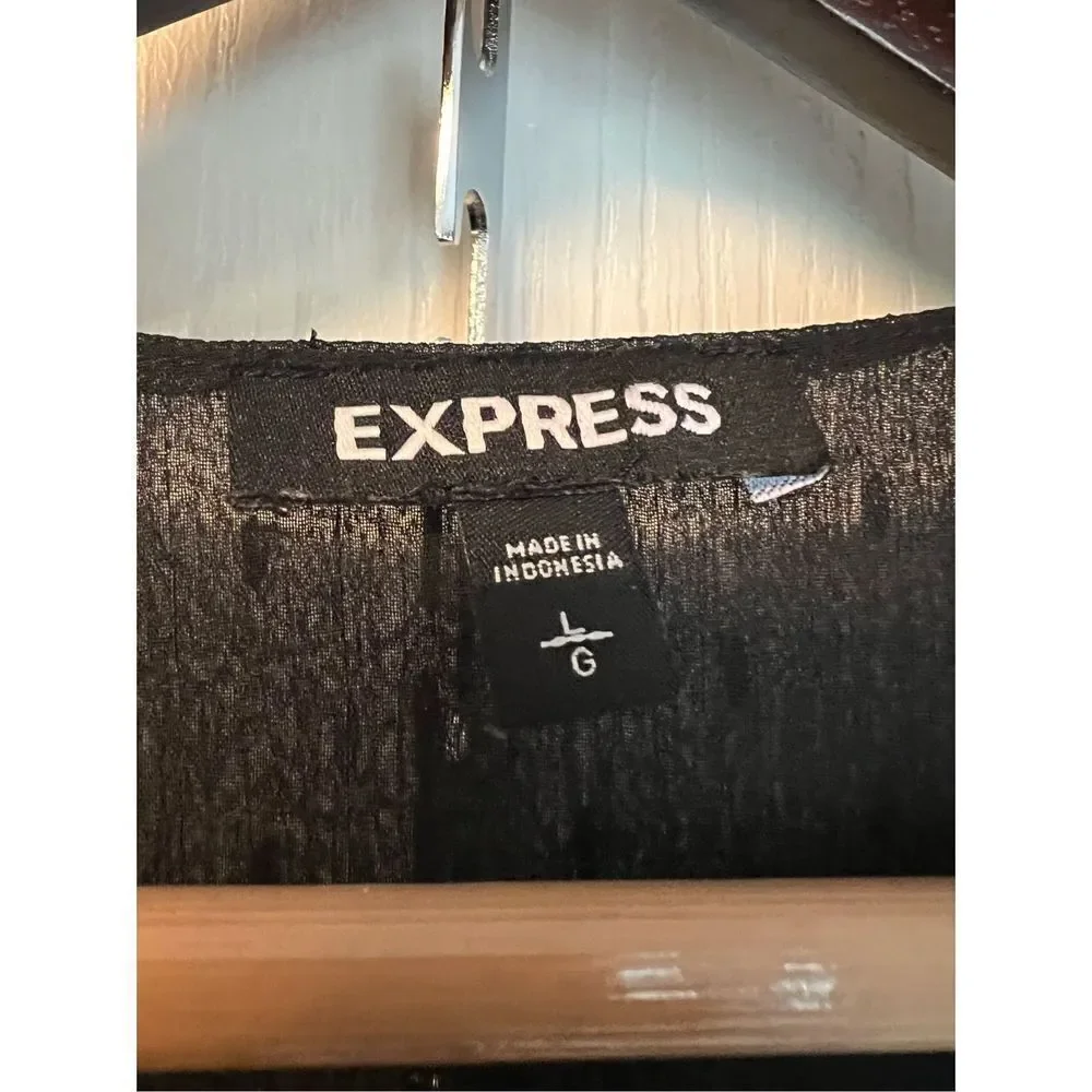 Express Blouse  - Picture 4 of 5